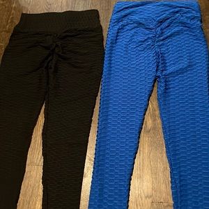 Cute black and blue leggings.